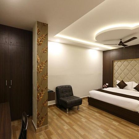 Hotel Rich Inn Ченнаи Экстерьер фото