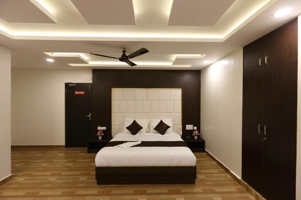 Hotel Rich Inn Ченнаи Экстерьер фото