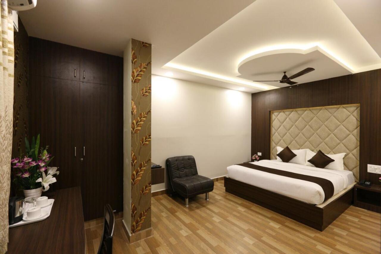 Hotel Rich Inn Ченнаи Экстерьер фото