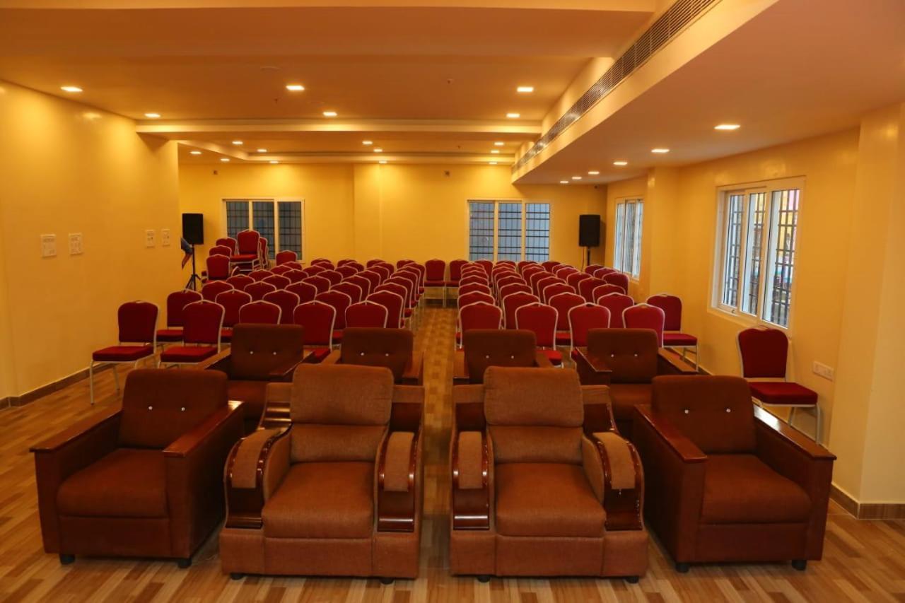 Hotel Rich Inn Ченнаи Экстерьер фото