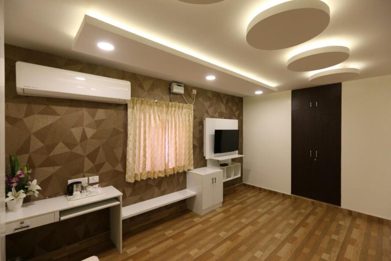 Hotel Rich Inn Ченнаи Экстерьер фото