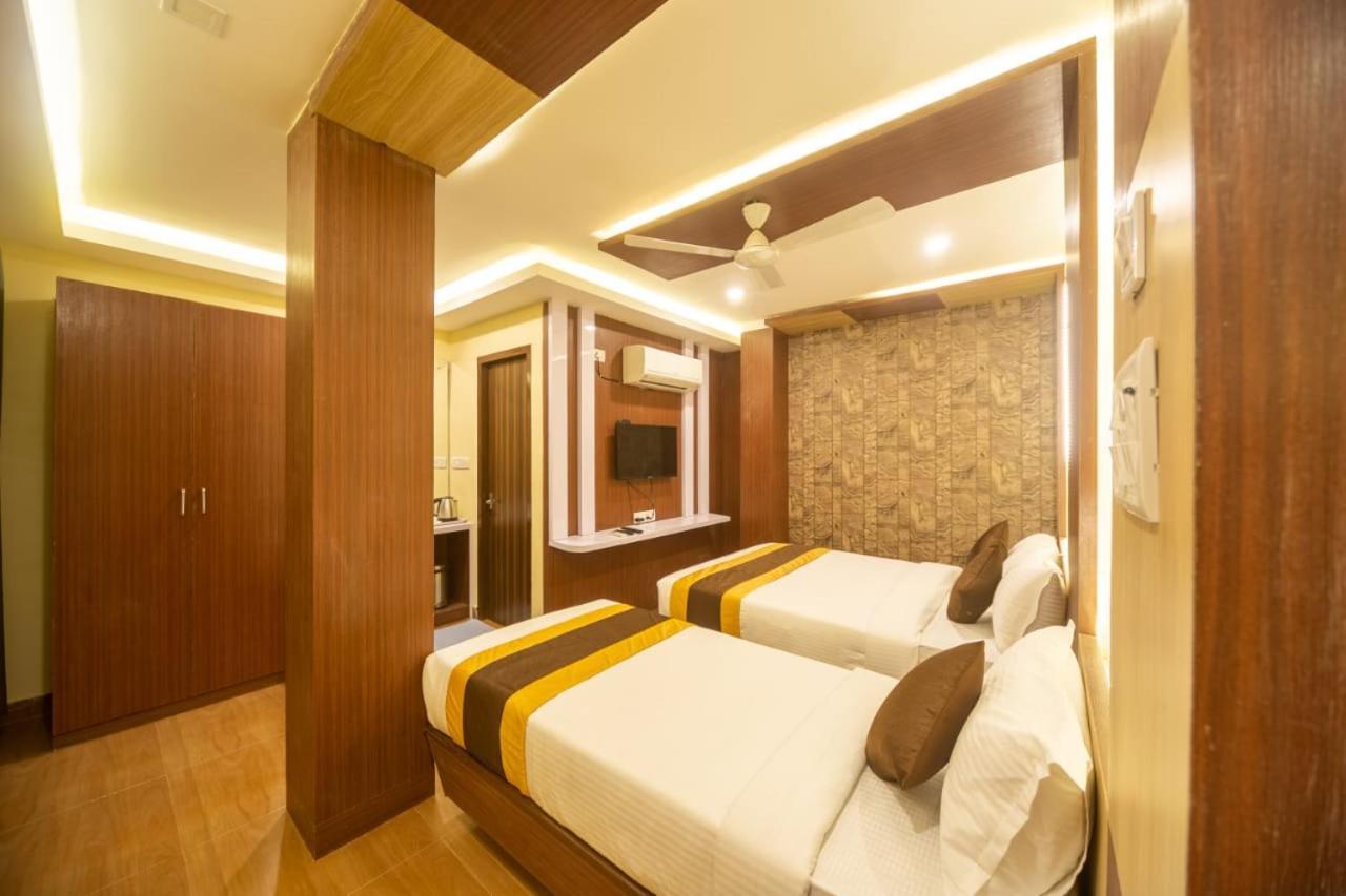 Hotel Rich Inn Ченнаи Экстерьер фото