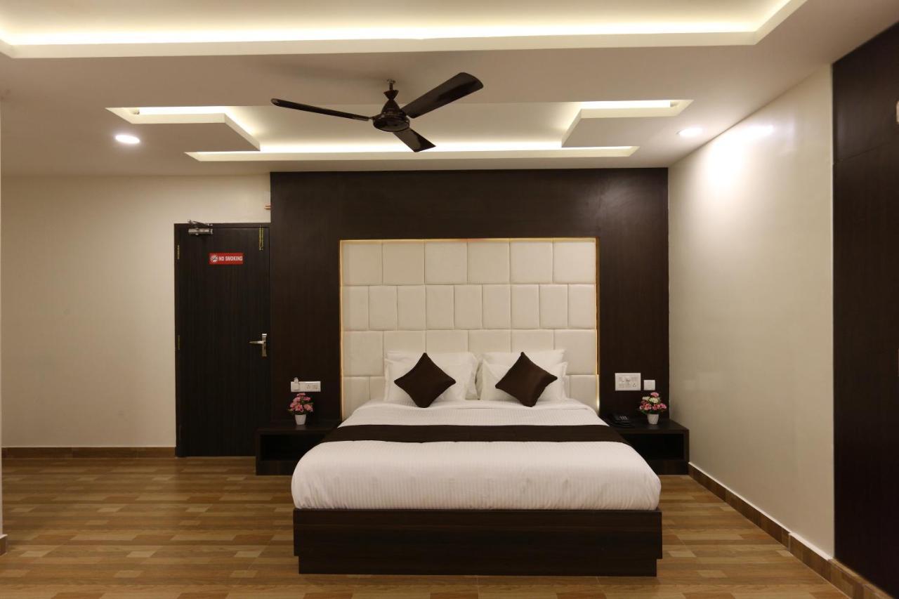 Hotel Rich Inn Ченнаи Экстерьер фото