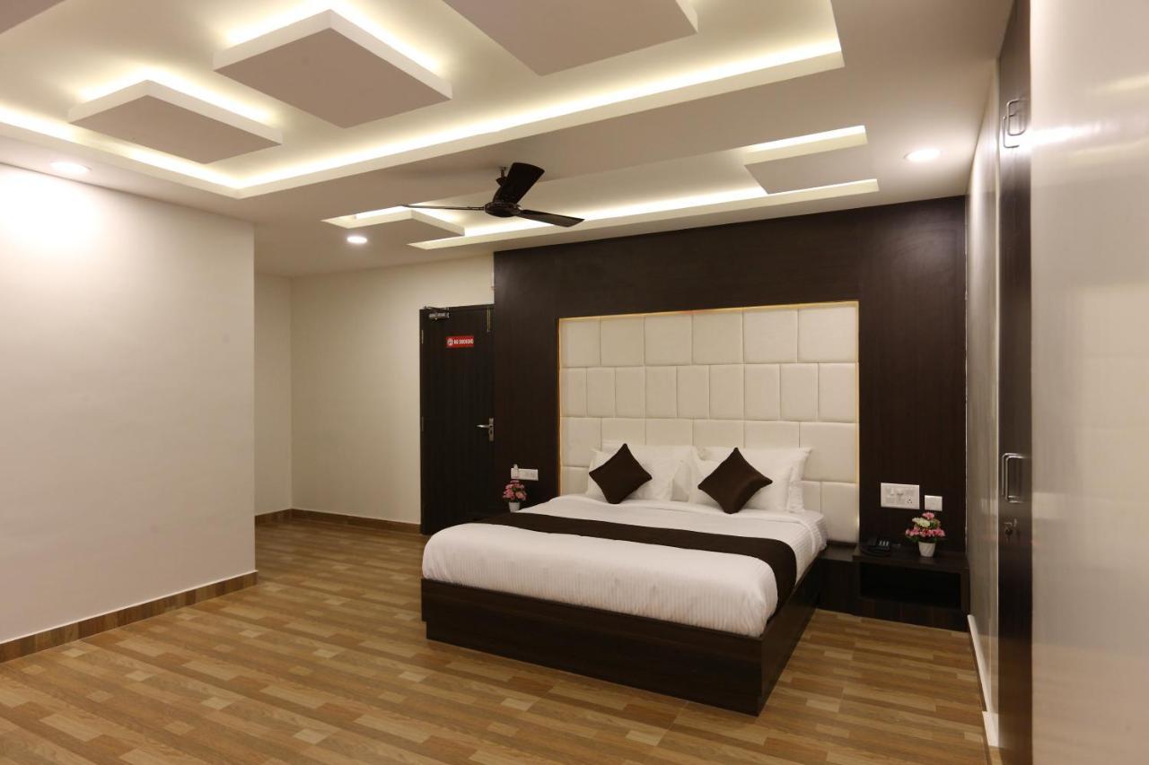 Hotel Rich Inn Ченнаи Экстерьер фото